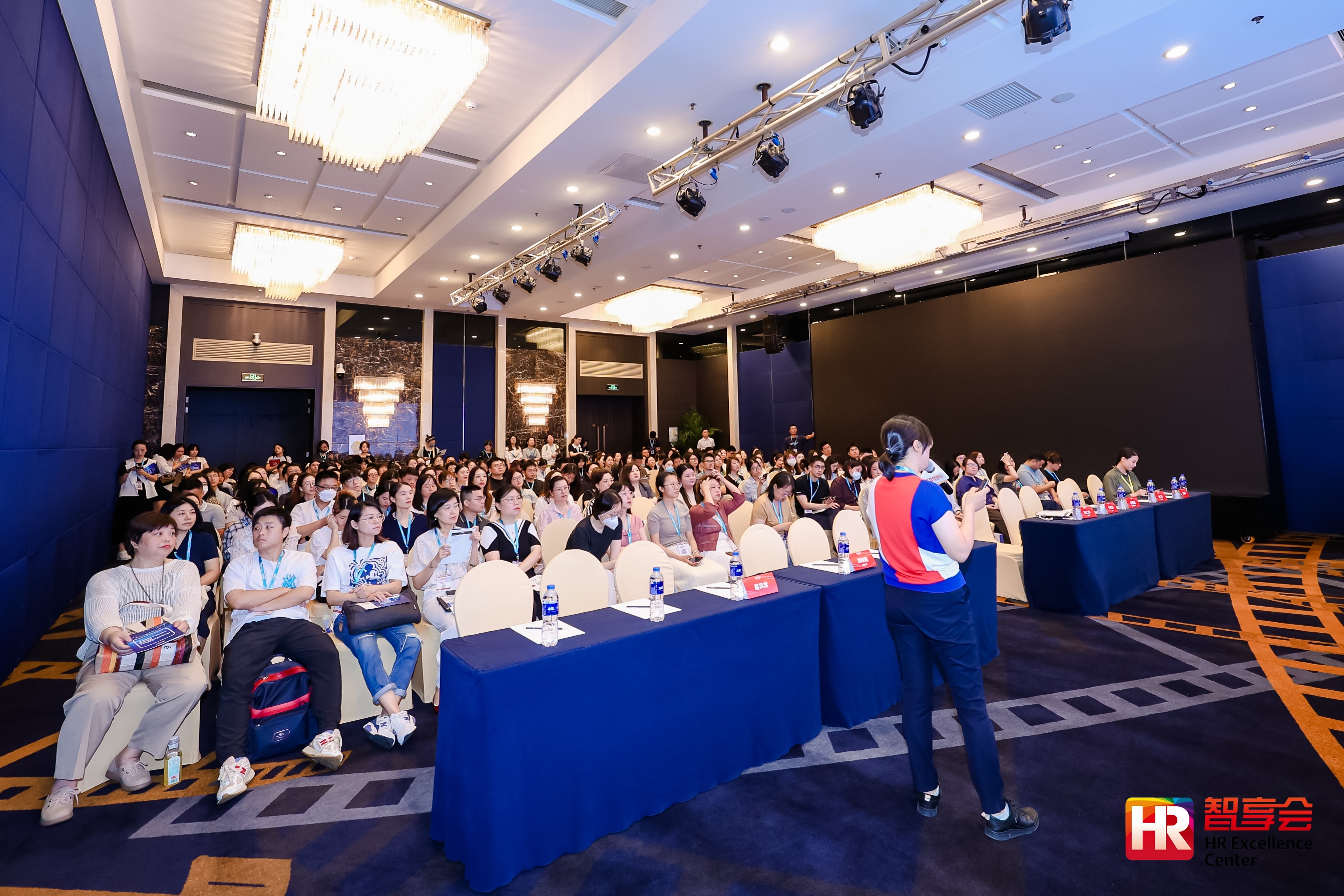 2024新奥门原料免费资料